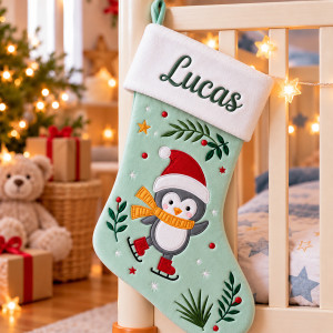 Chaussette de Noël pingouin verte personnalisée avec prénom brodé Tendance Cadeau - 1