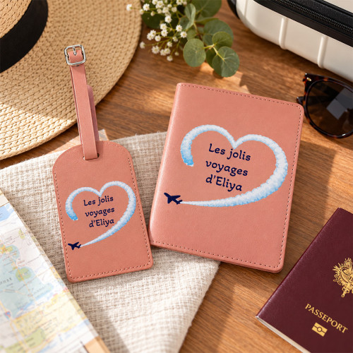 Protège-passeport et étiquette de bagage personnalisés – Modèle Avion Cœur  - 1