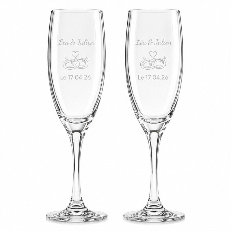Deux flûtes à champagne gravées "Léa & Julien" avec les alliances et la date Le 17.04.26, symbole de mariage gravé original